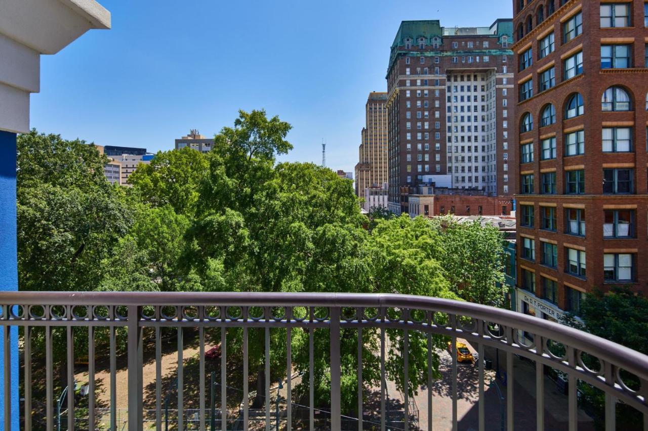 Springhill Suites Memphis Downtown Екстериор снимка