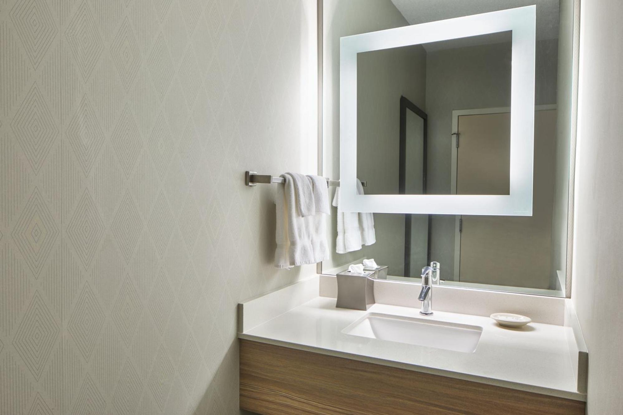 Springhill Suites Memphis Downtown Екстериор снимка
