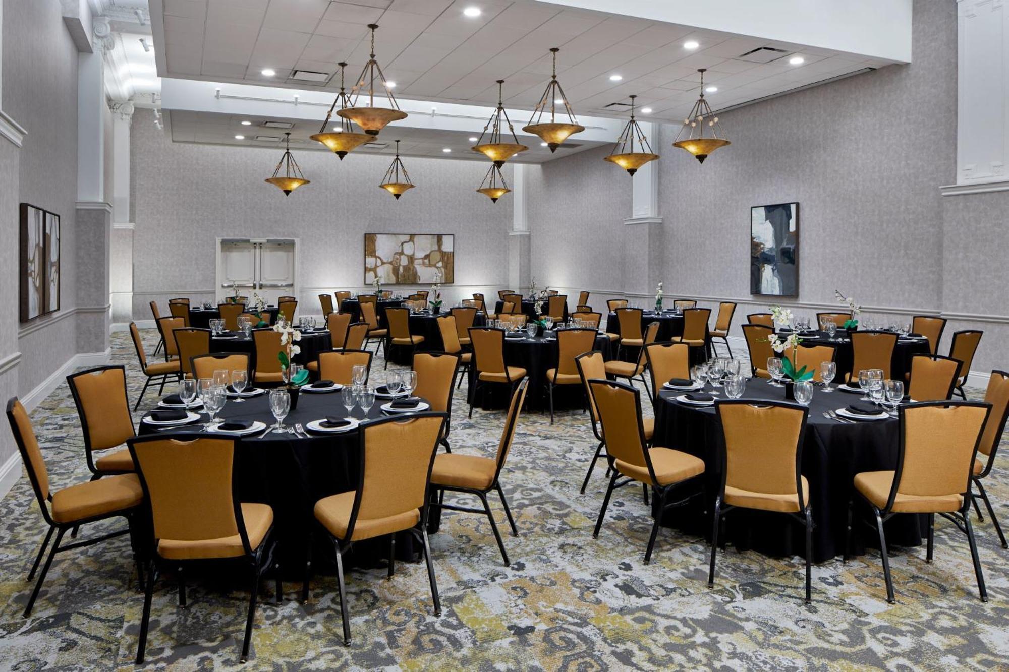 Springhill Suites Memphis Downtown Екстериор снимка
